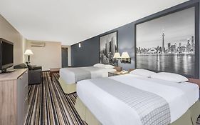 Super 8 By Wyndham Downtown Toronto